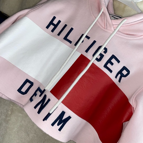Tommy Hilfiger Cropped Hoodie - Picture 2 of 5